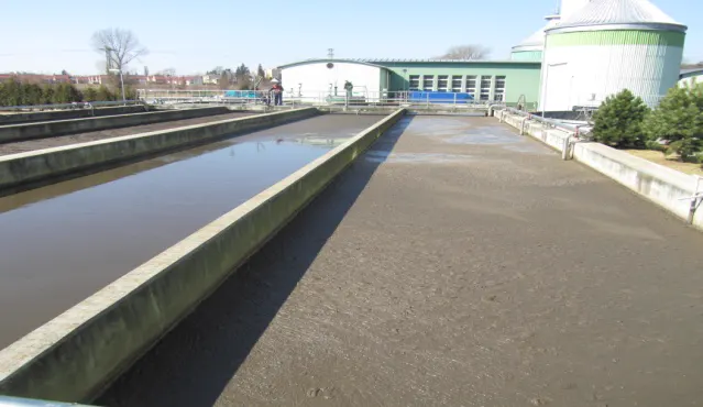 Nádrže čistírny odpadních vod – typické místo nasazení bakteriálního přípravku AquaClean ACF-32